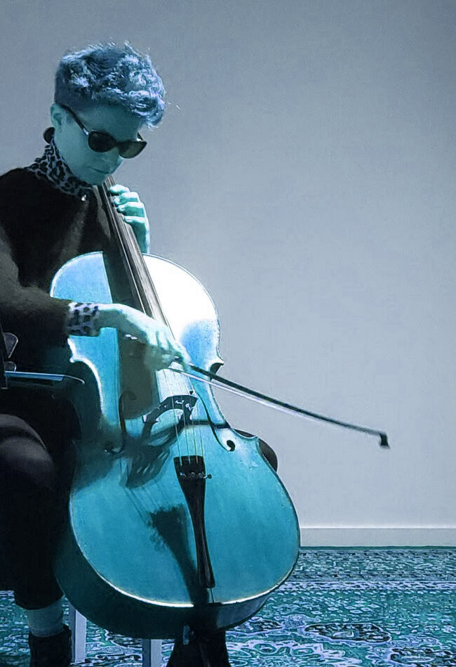Félicie Bazelaire, contrebassiste, violoncelliste © photo